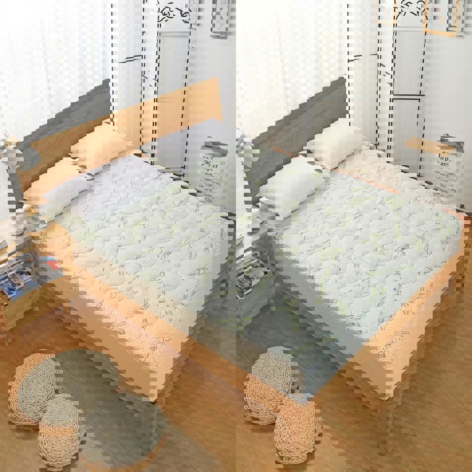 Bamboo waterproof mattress protector