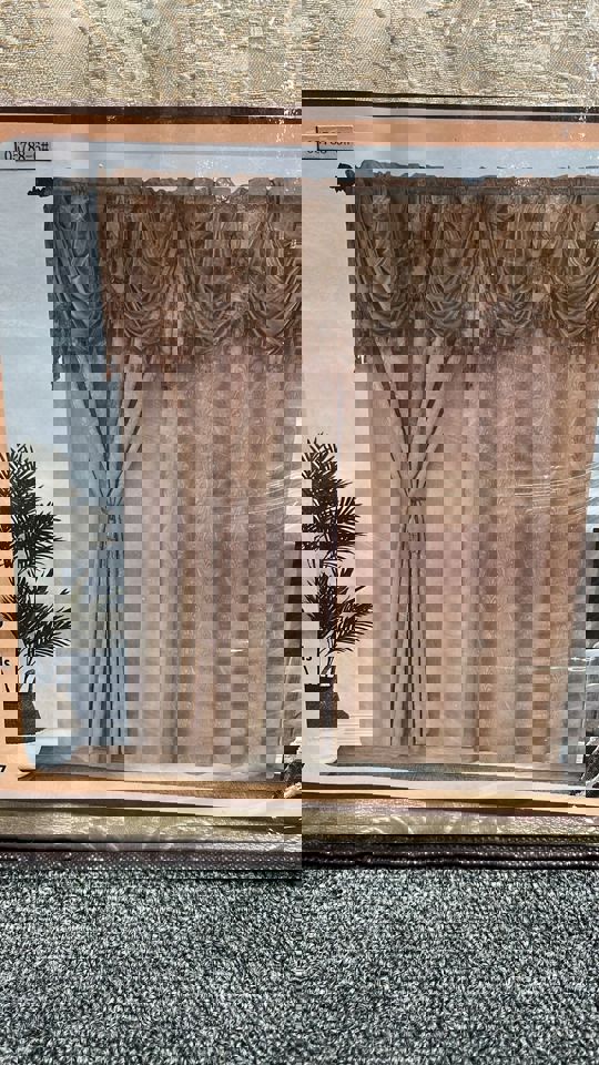 BOLLFT 84" 5788-6 CORTINA DE LA CHINITA JACQUARD WITH VALANCE 2PC CURTAIN SET
